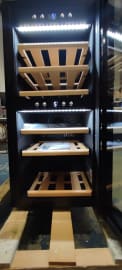 (Outlet) - Frittstående vinskap - WineExpert 24 Fullglass Black 