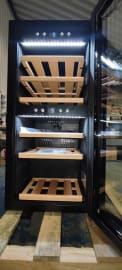 (Outlet) - Fritstående vinkøleskab - WineExpert 24 Fullglass Black 