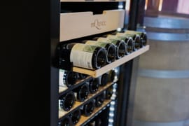 "Rail” shelf - Velvet 220