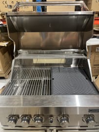 (Outlet) - Stainless Collection - Fristående Gasolgrill med 4 effektiva brännare och infravärme 