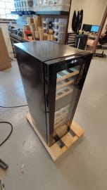 (Outlet) - Fritstående vinkøleskab - Northern Collection 27 Black
