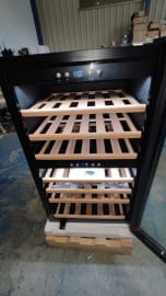 (Outlet) - Fristående vinkyl - WineExpert 66 Fullglass Black 