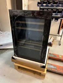 (Outlet) - Integrerbart vinskap - WineKeeper 49D Fullglass Black 