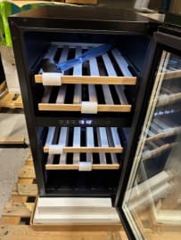 (Outlet) - Innbyggbart vinskap - Arctic Collection 40D Fullglass Black