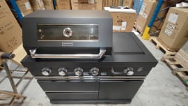 (Outlet) - Pure - Fritstående gasgrill med 4 blus og infrarød sidebrænder - Sort