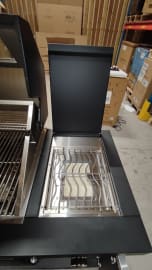 (Outlet) - Pure - Fritstående gasgrill med 4 blus og infrarød sidebrænder - Sort