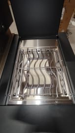 (Outlet) - Pure - Fritstående gasgrill med 4 blus og infrarød sidebrænder - Sort