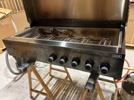 (Outlet) - Nordic Line - Integrerbar gasolgrill (5 brännare) - Svart