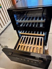 (Outlet) - Inbyggbar vinkyl - WineCave 60DD Fullglass Black 