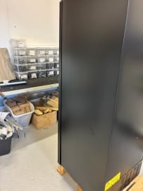 (Outlet) - Frittstående vinskap - WineExpert 126 Fullglass Black 