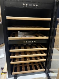 (Outlet) - Fristående vinkyl - WineExpert 66 Fullglass Black 