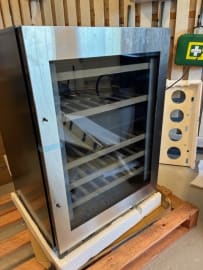 (Outlet) - Innbyggbart vinskap - WineCave 800 60D Stainless
