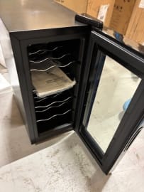 (Outlet) - Fritstående vinkøleskab - Tundra Collection 10 Black