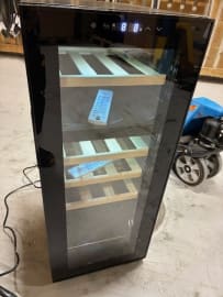 (Outlet) - Fritstående vinkøleskab - Northern Collection 18 Black