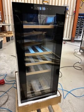 outlet-frittstaende-vinskap-northern-collection-18-black