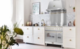 ensemble-piano-de-cuisson-acier-inoxydable-laiton-dolcevita-90-cm-piano-de-cuisson-a-gaz-hotte-credence