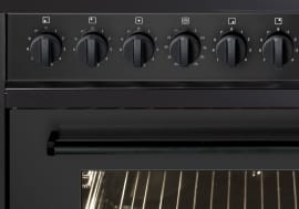 komfur-og-vinkoleskabspakke-steel-enfasi-90-cm-all-black-mquvee-vinkoleskab-til-indbygning