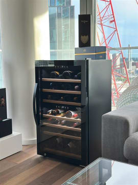 cave-a-vin-a-pose-libre-wineexpert-66-fullglass-black