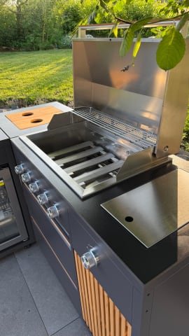 designer-series-vrijstaande-gasbarbecue-met-5-branders-en-infrarood-zijbrander