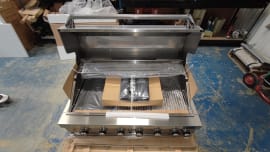 outlet-built-in-innbyggbar-gassgrill-med-6-brennere