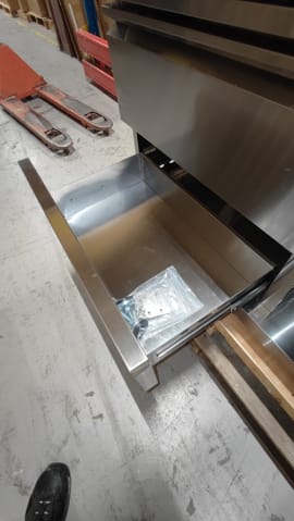 outlet-pure-fristaende-gasolgrill-med-4-brannare-och-infrarod-sidobrannare-rostfri