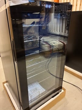 outlet-fritstaende-vinkoleskab-northern-collection-28-black