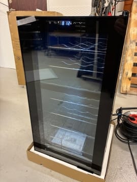 outlet-frittstaende-vinskap-northern-collection-28-black