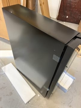 outlet-innbyggbart-vinskap-arctic-collection-15s-fullglass-black