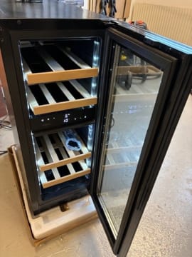 outlet-inbyggbar-vinkyl-winecave-700-30d-anthracite-black