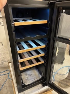 outlet-fritstaende-vinkoleskab-northern-collection-18-black