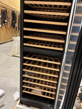 outlet-innbyggbart-vinskap-winecave-187-anthracite-black