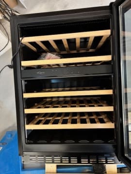 outlet-vinkoleskab-til-indbygning-winecave-800-60d-fullglass-black