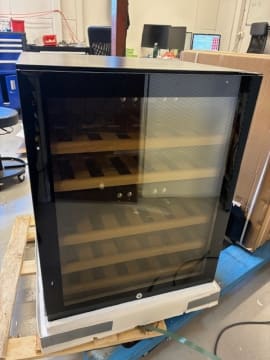 outlet-inbyggbar-vinkyl-scandinavian-collection-40-fullglass-black