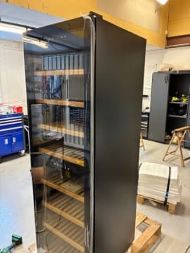 outlet-frittstaende-vinskap-wineexpert-180-fullglass-black