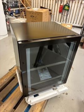 outlet-innbyggbart-olskap-beerserver-60-anthracite-black