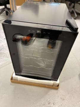 outlet-frittstaende-vinskap-tundra-collection-12-black