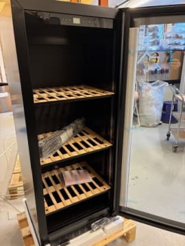 outlet-vinopbevaringsskab-velvet-100-glass