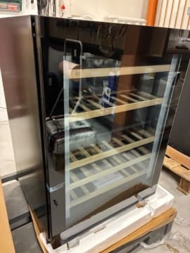 outlet-vinkoleskab-til-indbygning-winecave-800-60d-fullglass-black