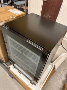 outlet-vinkoleskab-til-indbygning-winecave-800-60d-fullglass-black