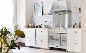 komfyrpakke-rustfri-messing-dolce-vita-90-cm-2-ovner-komfyr-vifte-veggbeskyttelse