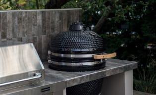 Einbau-Holzkohlegrill
