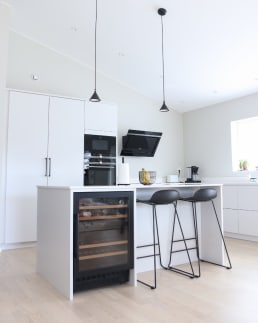 Sisäänrakennettava viinikaappi – WineCave 700 60D Anthracite Black