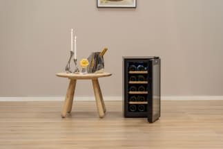 Vapaastiseisova termosähköinen viinikaappi - Northern Collection 15 Black