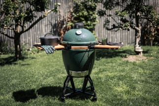 Kamado grill / Keramisk grill med underrede och sidohyllor - Komplettpaket L