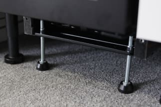 piedino-telescopico-per-le-cantinette-vino-da-incasso-confezione-da-4