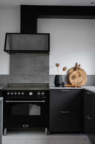 komfyrpakke-lofra-90-cm-induksjon-1-ovn-fjaras-100-cm-fasett-svart