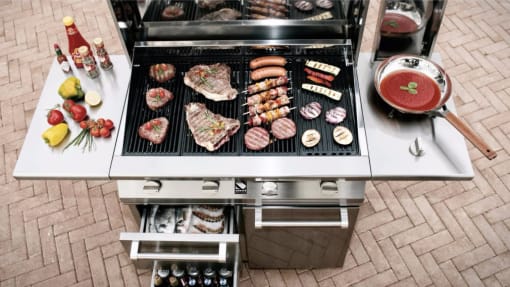 Free-standing grill