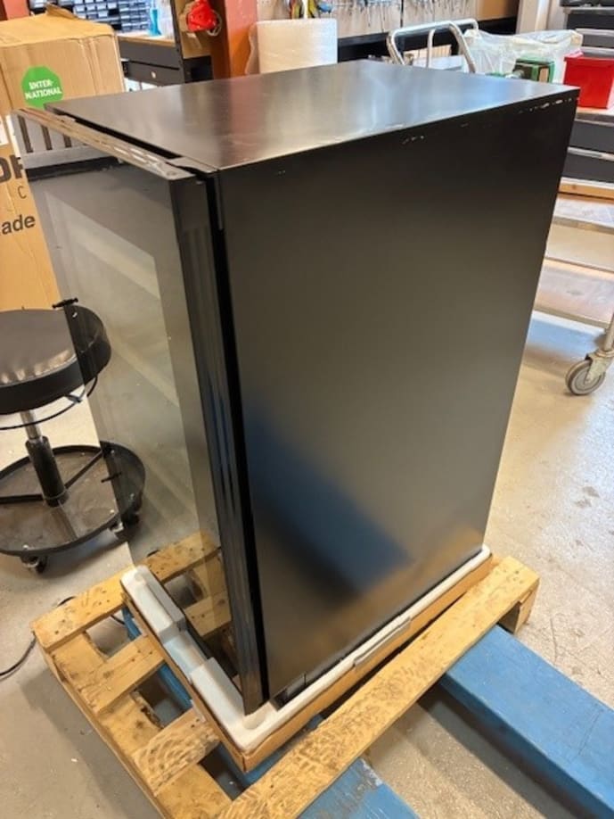 outlet-vinkoleskab-til-indbygning-winecave-800-40d-fullglass-black
