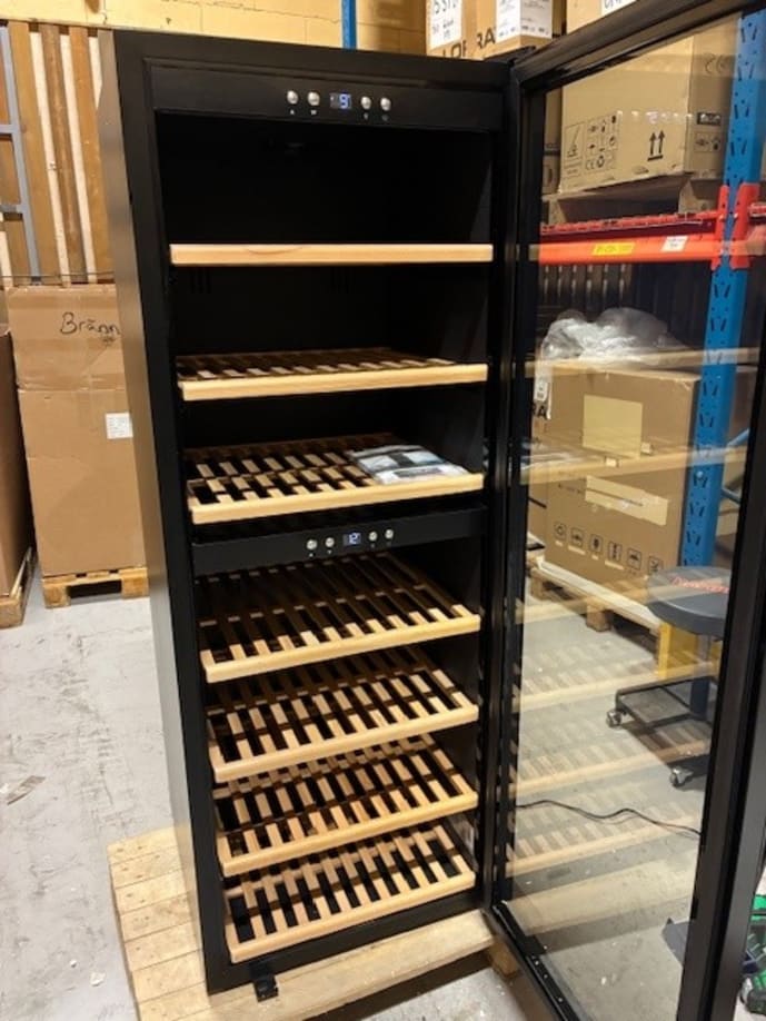 outlet-freistehender-weinkuhlschrank-wineexpert-126-fullglass-black