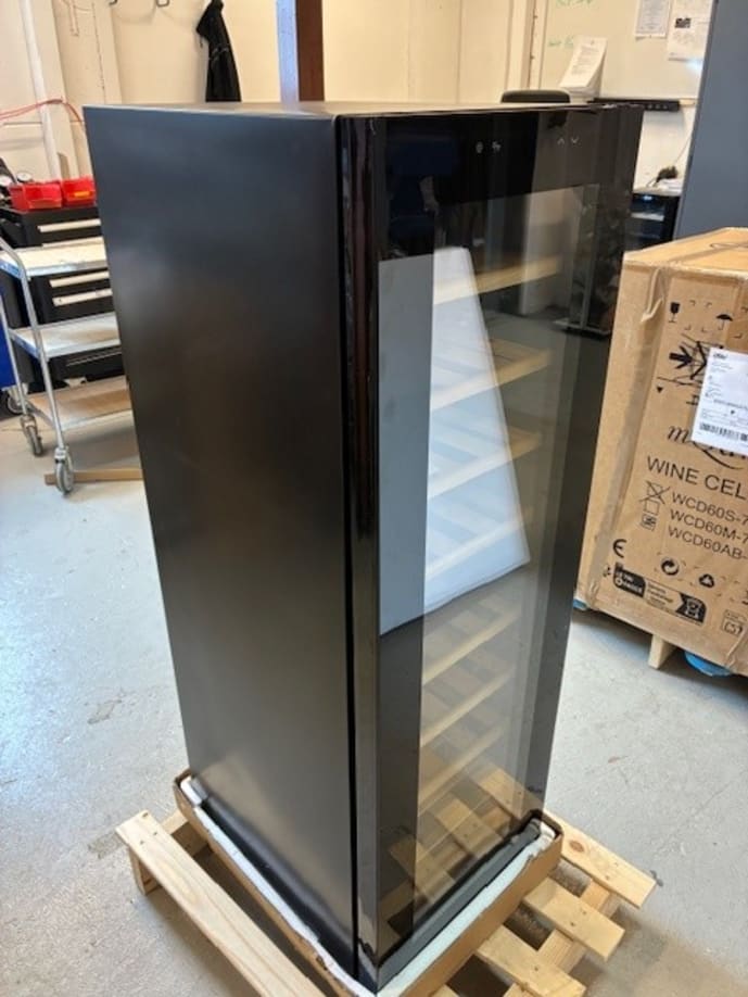 outlet-frittstaende-vinskap-northern-collection-39-black